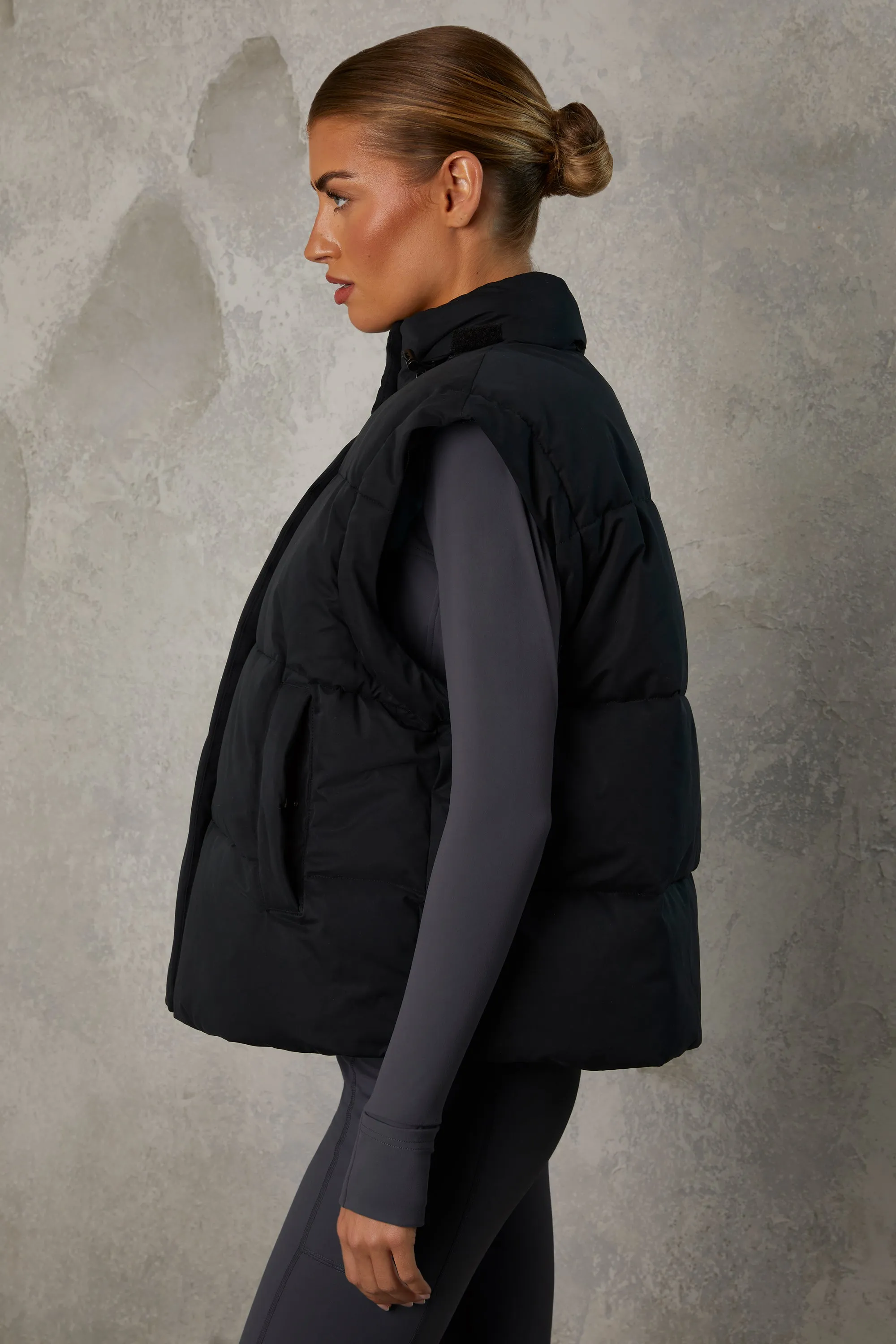 Cropped Puffer Jacket with Detachable Sleeves in Black