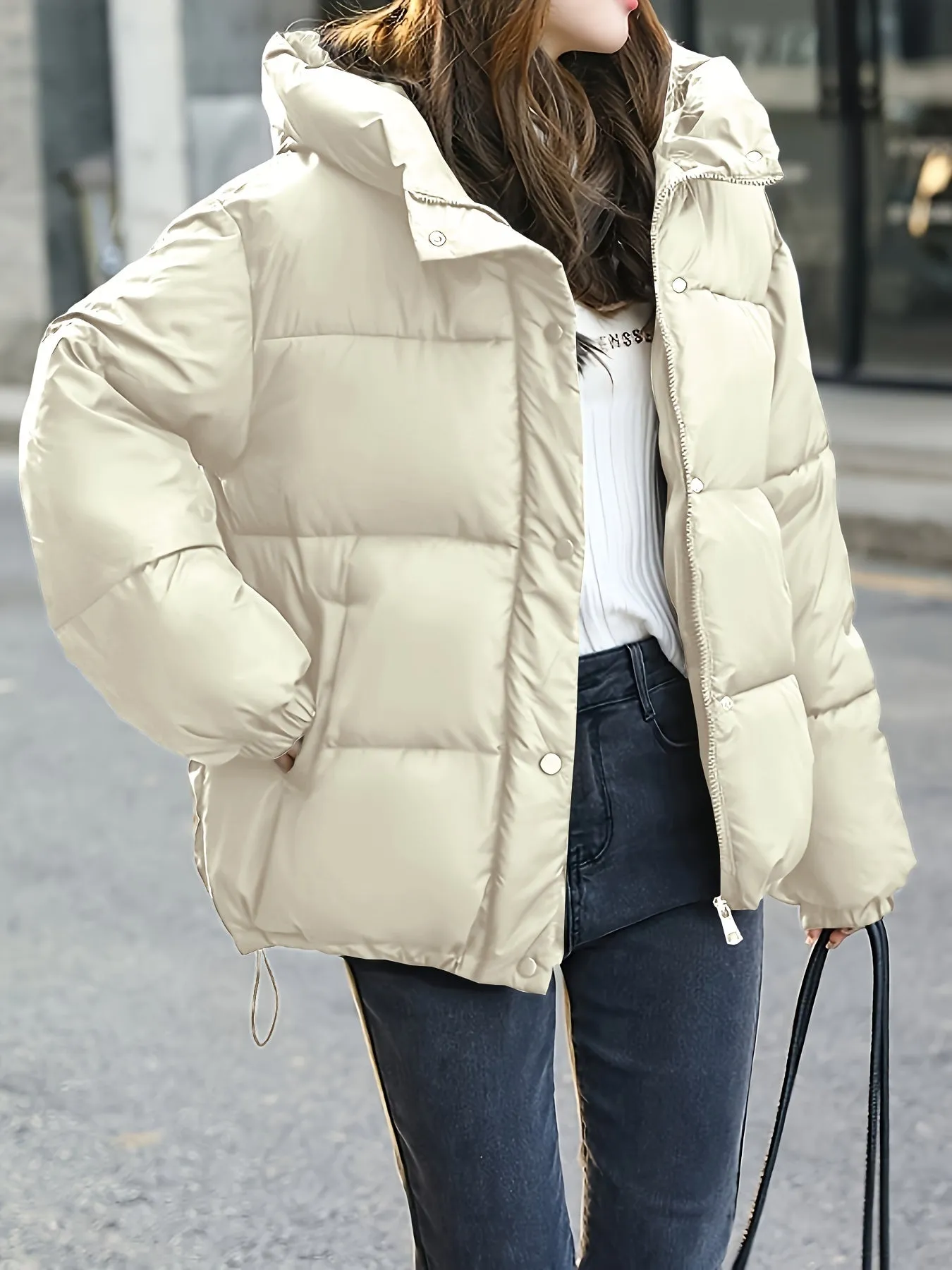 Elegant Short Warm Pufferjacket with Hood for Women | Perfect for Casual Days