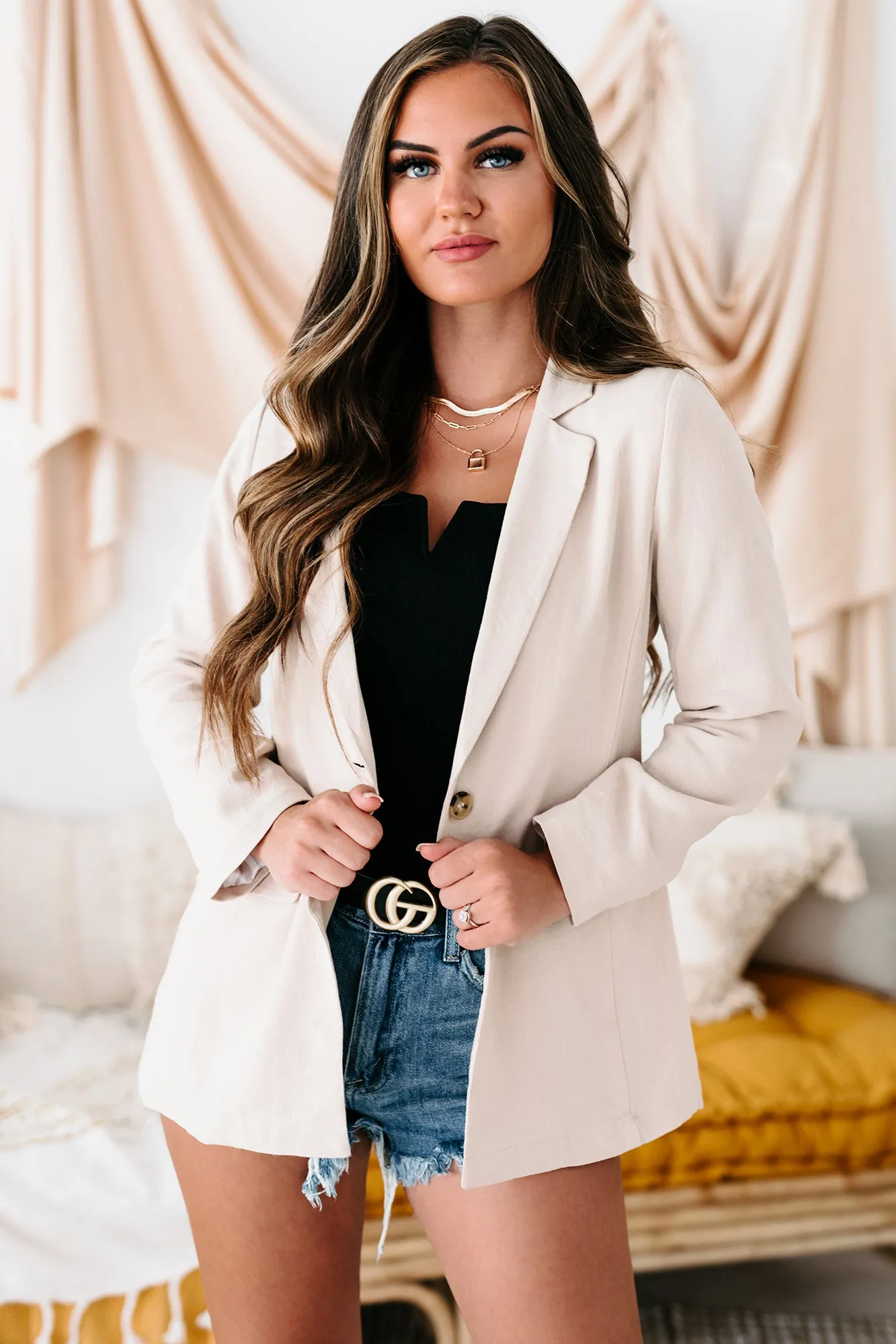 Little Bit Bossy Linen Blazer (Taupe)