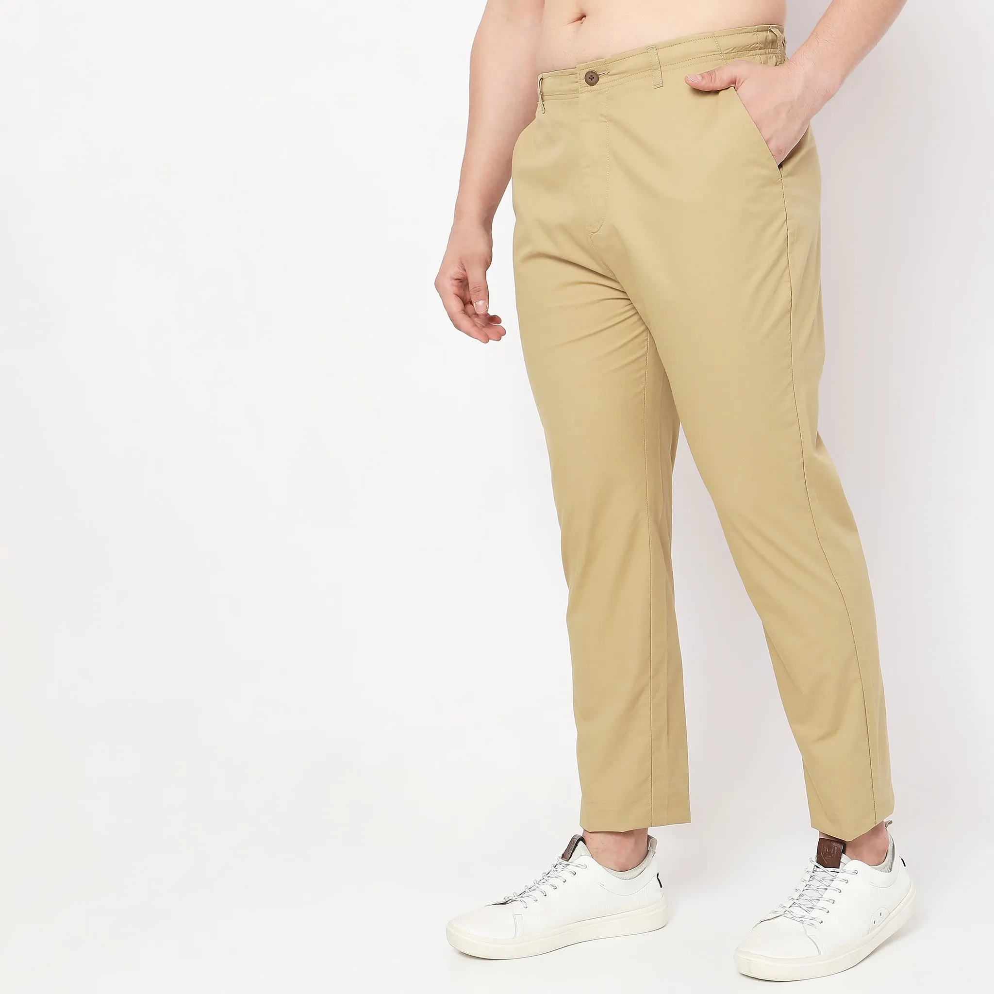 Relaxed Fit Solid Mid Rise Chinos