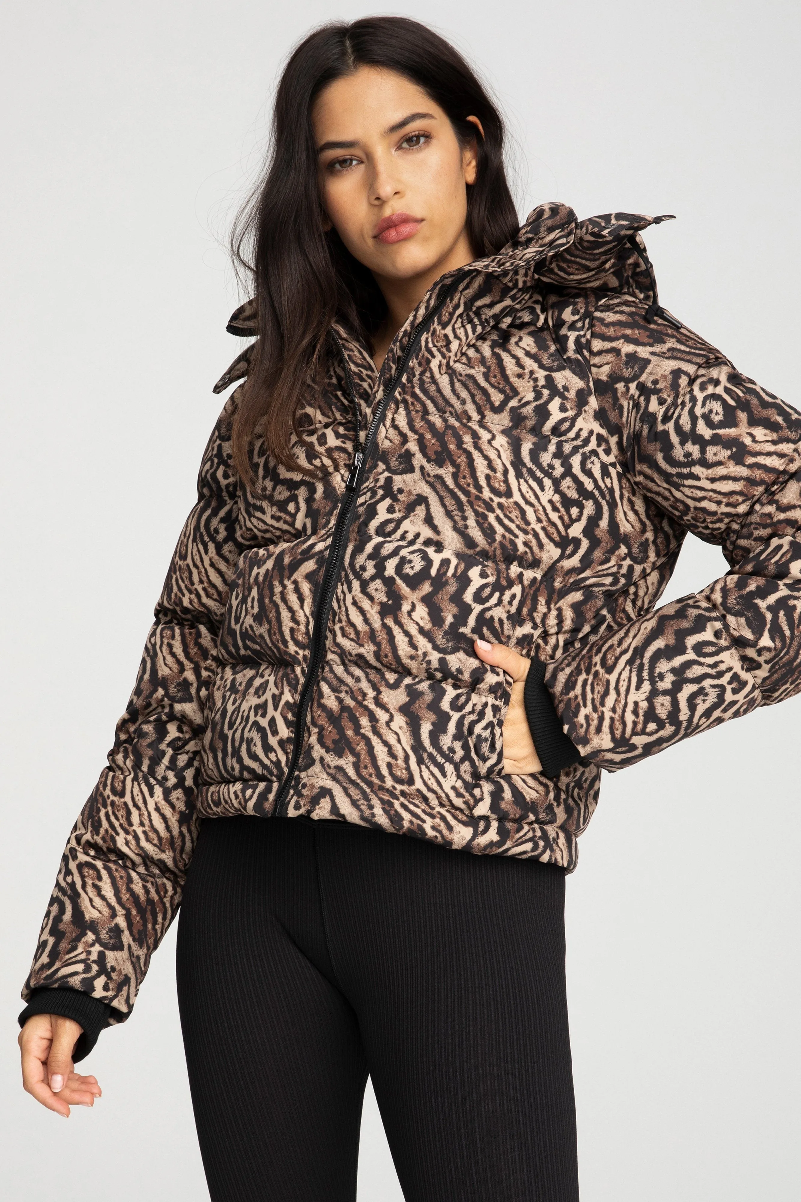 STATEMENT PUFFER | JAGUAR001