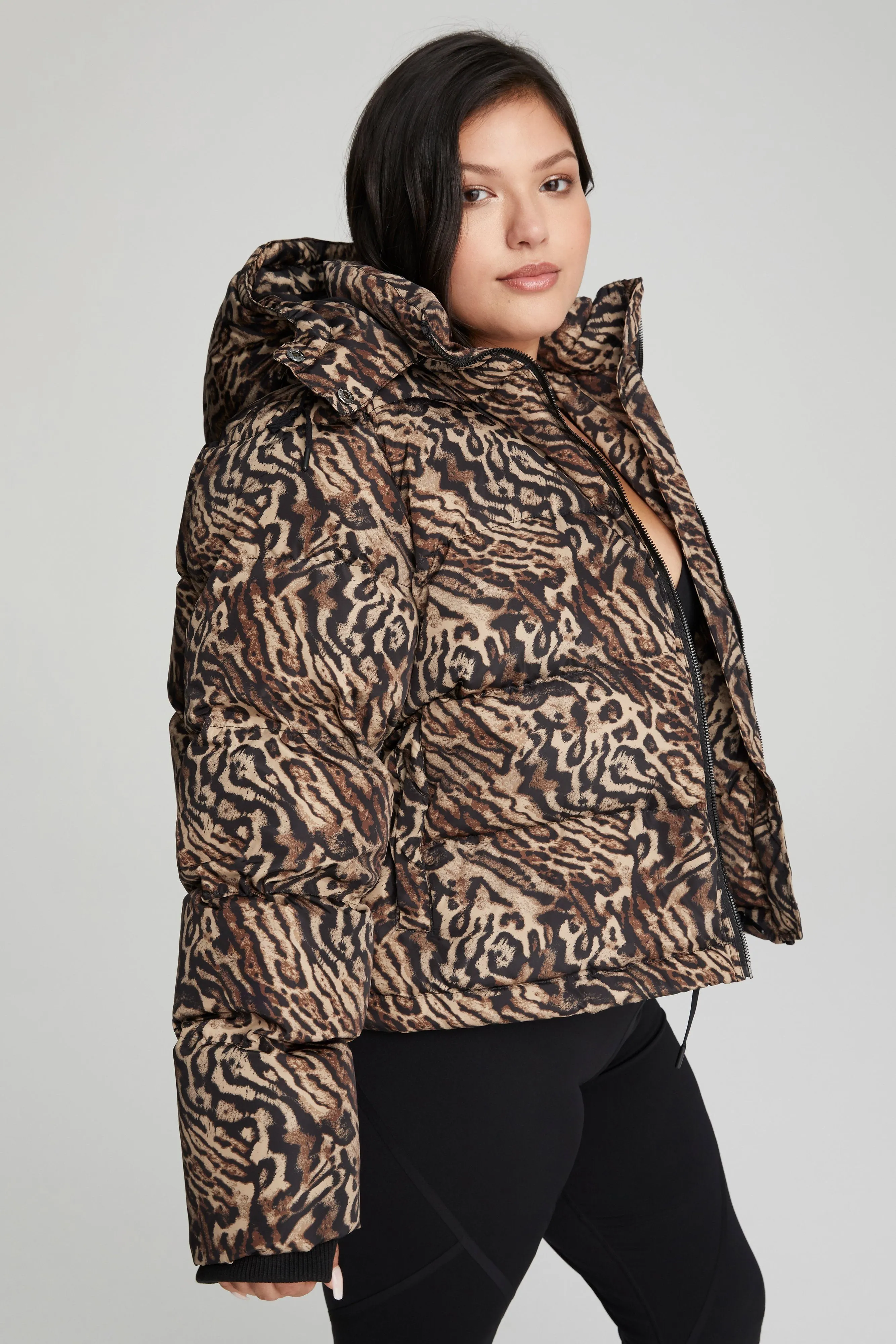 STATEMENT PUFFER | JAGUAR001